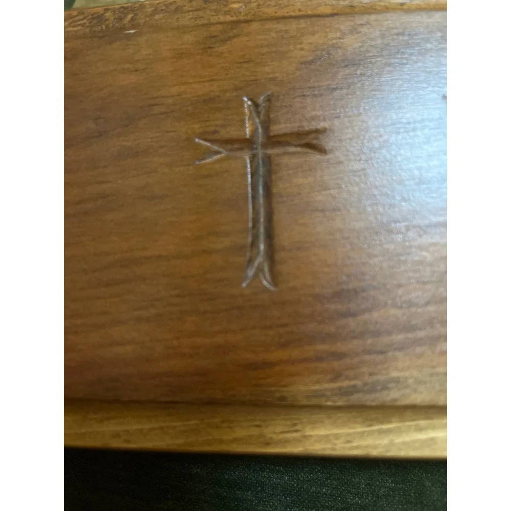Gerard Craft Wood Products‎ Hinged Trinket Box Cross Carving Artist Signed